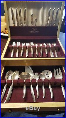 1847 Rogers Bros Flair set Vintage silverware Flatware 66 pieces and wood case