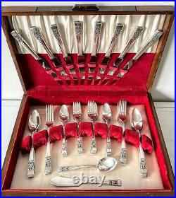 8 place setting Silverplate Coronation Community 1936 withcase 42 pieces vintage