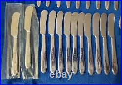 Beautiful Vintage Grosvenor Pattern Oneida Community 69pc Silver-plated Flatware