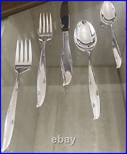 Oneida Community Vintage Silver Plate 1960 Silver Flower Full Flatware Set For 8