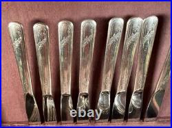 Oneida Vintage Silver Plate Queen Bess II Flatware Service for 8 withBox