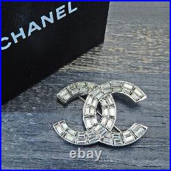 Rise-on CHANEL Silver Plated CC Logos Rhinestone Vintage Pin Brooch #127c