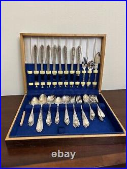 VINTAGE ONEIDA COMMUNITY Plated SILVERWARE 53 pcs CHEST Floral