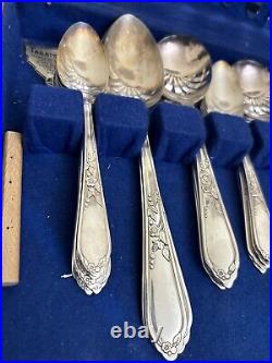 VINTAGE ONEIDA COMMUNITY Plated SILVERWARE 53 pcs CHEST Floral