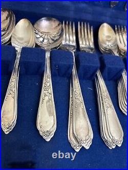 VINTAGE ONEIDA COMMUNITY Plated SILVERWARE 53 pcs CHEST Floral