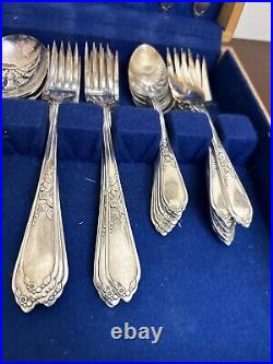 VINTAGE ONEIDA COMMUNITY Plated SILVERWARE 53 pcs CHEST Floral