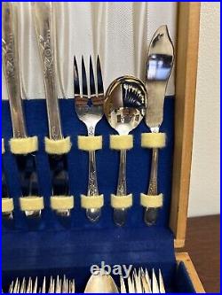 VINTAGE ONEIDA COMMUNITY Plated SILVERWARE 53 pcs CHEST Floral