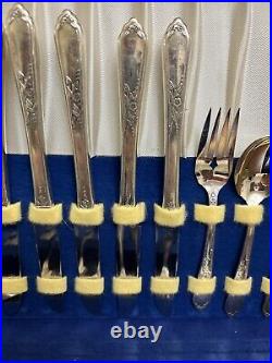 VINTAGE ONEIDA COMMUNITY Plated SILVERWARE 53 pcs CHEST Floral