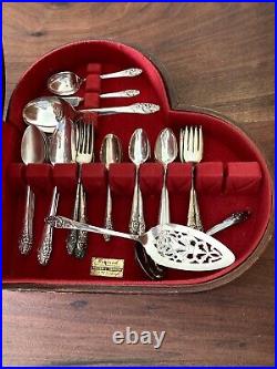 VINTAGE ONEIDA COMMUNITY (Romantic Heart Shaped Box) 63 PIECE SILVER PLATE SET