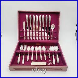 Vintage Oneida Community Plate Grosvenor Silver Plate Set withWooden Box 50 Pieces