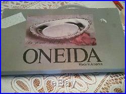 Vintage Oneida Silverplate DuMaurier ROLL BREAD SERVING TRAY 14