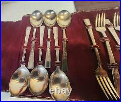 Vintage W. M. Rogers Co Extra Plate Silver 50 Piece Flatware Set