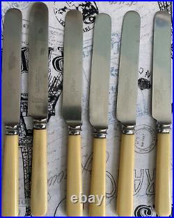 Vintage Walker & Hall Oak Canteen of Silver Plated Cutlery (42 pieces)