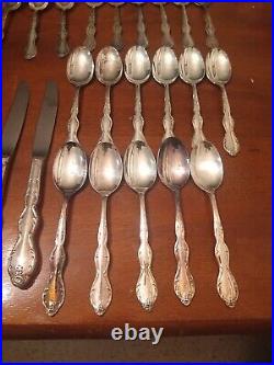 Vtg 106 pc Set Wm Rogers Mfg Co, Extra Plate with Serving pcs