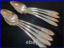 Vtg 1932 Lady Hamilton 64pc Silverplate Flatware Set by Oneida with Wood Case